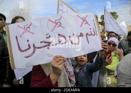 Kundgebung gegen die Entscheidung des kränkelnden algerischen Präsidenten, am 3. März 2019 in Marseille, Frankreich, für eine fünfte Amtszeit zu kandidieren. Die Bestätigung am 10. Februar, dass Algeriens Präsident Abdelaziz Bouteflika eine fünfte Amtszeit antreten würde, löste eine Reihe von Protesten im nordafrikanischen Land aus. Foto von Avenir Pictures/ABACAPRESS.COM Stockfoto