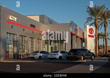 Tempe, Arizona, USA. November 2020. Toyota Fahrzeuge auf dem Display an der Riverview Toyota Händler in Mesa, Arizona 11/29/20. Quelle: Tom Story/ZUMA Wire/Alamy Live News Stockfoto