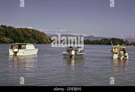 Foto der 1970er Jahre (1973) - Lachsangeln an der Nordgabel Des unteren Skagit Flusses bei La Conner Stockfoto