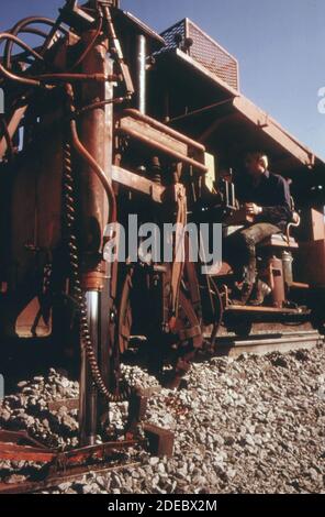 Südbahn-Vorfahrmaschinen; zur Verbesserung des Fahrbahnbeetes. Ca. 1974 Stockfoto