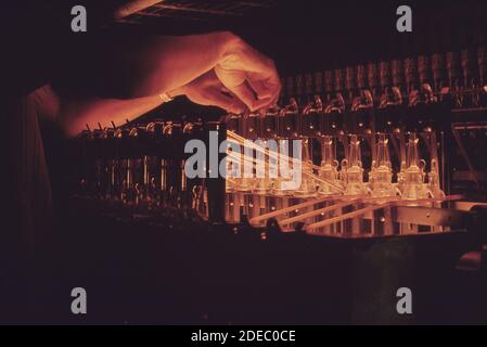 1970er Foto (1972) - EPA Gulf Breeze Laboratory: Das Respirometer misst den Sauerstoff, der von Algen freigesetzt wird, die Pestiziden ausgesetzt sind Stockfoto