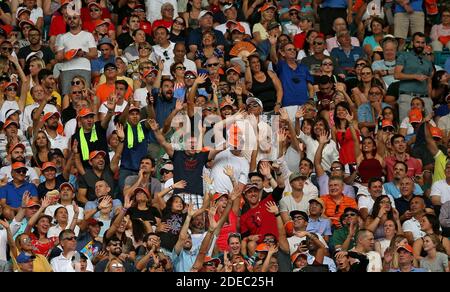 KEIN FILM, KEIN VIDEO, KEIN Fernsehen, KEINE DOKUMENTATION - Tennis-Fans zeigen ihre Unterstützung während des Finales des Miami Open Tennisturniers zwischen John Isner, aus den Vereinigten Staaten, Und Roger Federer aus der Schweiz, im Hard Rock Stadium am Sonntag, 31. März 2019, in Miami Gardens, Fla. Roger Federer gewann 6-1, 6-4. Foto von David Santiago/Miami Herald/TNS/ABACARESS.COM Stockfoto