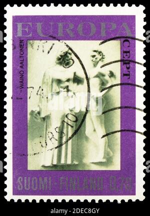 MOSKAU, RUSSLAND - 17. OKTOBER 2020: Briefmarke gedruckt in Finnland zeigt Skulpturen, Europa (C.E.P.T.) Serie, um 1974 Stockfoto