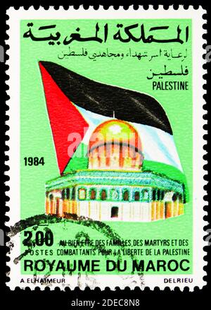 MOSKAU, RUSSLAND - 17. OKTOBER 2020: Die in Marokko gedruckte Briefmarke zeigt die Flagge der Arar-Revolte, Serie der palästinensischen Solidarität, um 1984 Stockfoto