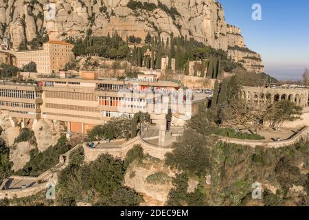 Barcelona, Spanien - 23. Feb 2020: Luftaufnahme der Abtei Montserrat am Morgen Stockfoto