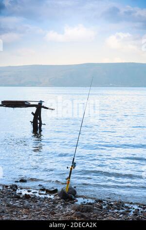 Angelrute über dem See von Galiläa und Golan Höhen. Hochwertige Fotos. Stockfoto