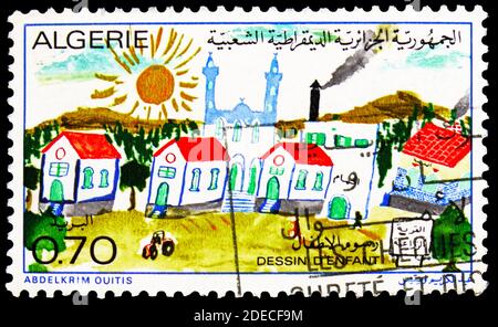 MOSKAU, RUSSLAND - 17. OKTOBER 2020: Briefmarke gedruckt in Algerien zeigt Dorf, Serie, um 1974 Stockfoto