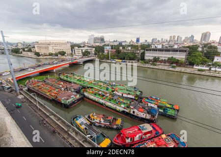 Boote entlang des Pasig Riiver in Manila, Philippinen Stockfoto