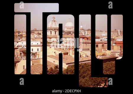 Italien - Ländername Zeichen mit Reisefoto im Hintergrund. Isoliert auf Schwarz. Stockfoto