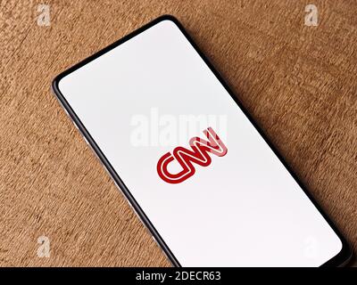 Assam, indien - November 29, 2020 : CNN-Logo auf dem Telefon Bildschirm Stock Bild. Stockfoto