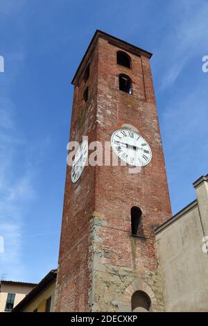 Lucca, Italien. Uhrenturm des Marktplatzes. Stockfoto