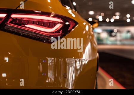 Heckscheinwerfer eines neuen modernen Autos Stockfoto