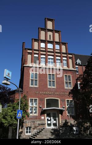 GLADBECK, DEUTSCHLAND - 20. SEPTEMBER 2020: St. Barbara Krankenhaus in Gladbeck, Deutschland. Gladbeck ist eine wichtige ehemalige Industriestadt von Nordrhein-Westp Stockfoto