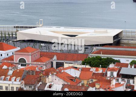 LISSABON, PORTUGAL - 4. JUNI 2018: Kreuzfahrtterminal in Lissabon, Portugal. Das neue Kreuzfahrtterminal (Terminal de Cruzeiros de Lisboa) eröffnete i Stockfoto