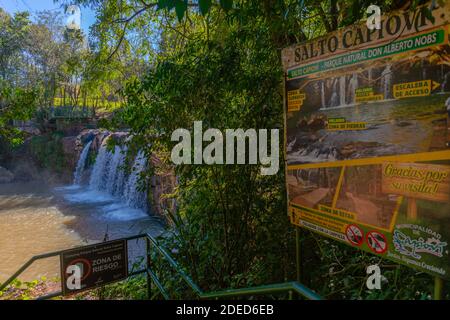 Salto Capiovi oder Capiovi Falls im Parque Natural Don Alberto Nobs, Gemeinde Capiovi, Provincia Misiones, Argentinien, Lateinamerika Stockfoto