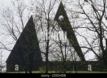 Fotos aus den 1970er Jahren (1973) - First Baptist Church (Ort: Columbus; Indiana Area) Stockfoto