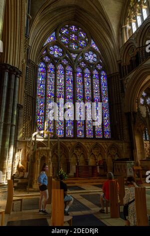 The Great East Window, von ward and Hughes (1855). Atemberaubende Aussicht auf die Lincoln Cathedral, Lincoln, Lincs., UK. Stockfoto