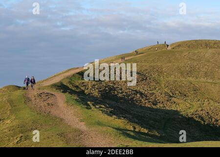 Wandern im British Camp, auf den Malvern Hills, in der Nähe von Ledbury, Herefordshire, England, Großbritannien Stockfoto