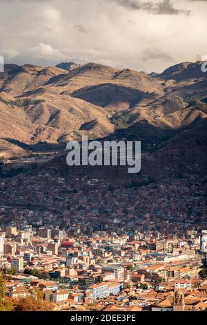 Panoramablick auf die Stadt Cusco von Sacsayhuaman, Peru Stockfoto