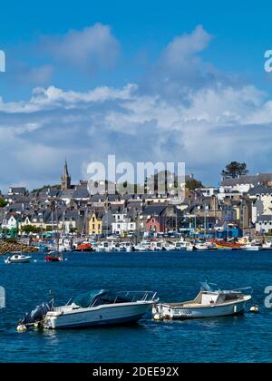 Boote im Hafen von Port Rhu in Douarnenez Finisterre Bretagne Nord-West Frankreich. Stockfoto