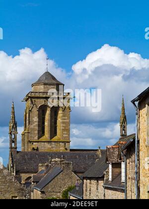 Die fünfzehnte Jahrhundert Kirche St. Ronan oder Eglise St. Ronan in Locronan eine Stadt im südlichen Finisterre Bretagne Frankreich Stockfoto