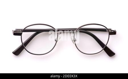 Gefaltete klassische Brille isoliert auf Weiß Stockfoto