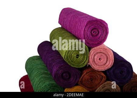 Abaca-Qualität. Handgefertigtes Abaca-Kunstfaserblech. Abaca Scrunch Netzrolle. Dies kann für Blumenarrangements und Dekorationen, DIY Handwerk und proj verwendet werden Stockfoto