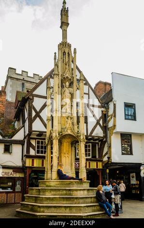 Buttercross-Denkmal aus dem 14. Jahrhundert an der Winchester High Street. Winchester, Hampshire, England, Vereinigtes Königreich, Europa Stockfoto