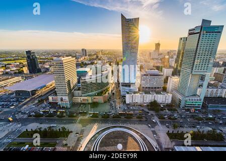 Zeitgenössische Architektur. Warsaw Central, Zlote Tarasy - Golden Terraces, Zlota 44 und InterContinental Warsaw. Warschau, Polen, Europa Stockfoto