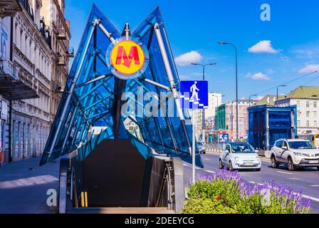 Eingang Dworzec Wilenski U-Bahn-Station. Warschau, Polen, Europa Stockfoto