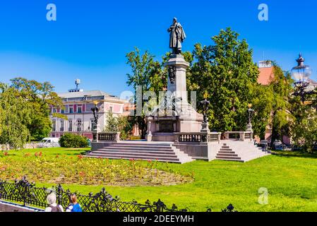 Adam Mickiewicz Denkmal ist ein Denkmal Adam Mickiewicz gewidmet, polnischer Dichter. Das neoklassizistische Denkmal wurde 1897–1898 vom Bildhauer erbaut Stockfoto