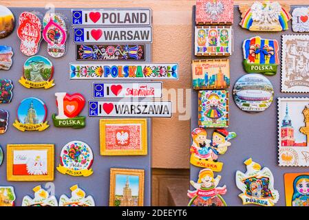 Detail von touristischen Souvenirs zum Verkauf in Warschau, Polen, Europa Stockfoto