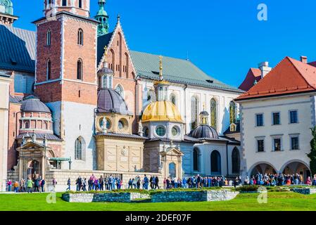 Das Schloss Wawel ist eine Residenz im Zentrum von Kraków, Polen. Erbaut auf Geheiß von König Casimir III der große, besteht es aus einer Nummer o Stockfoto