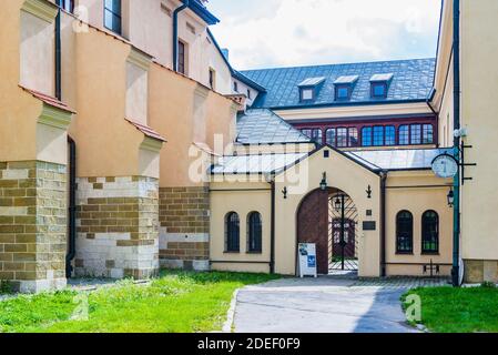 Der Bischofspalast in Kraków ist Sitz der Metropolregion Kraków, Polen, und seit dem späten 14. jahrhundert die traditionelle Residenz der Bischöfe von Kraków Stockfoto