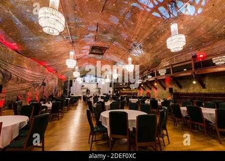 Restaurant im Salzbergwerk Wieliczka. Das Salzbergwerk Wieliczka in der südpolnischen Stadt Wieliczka liegt im Großraum Kraków Stockfoto