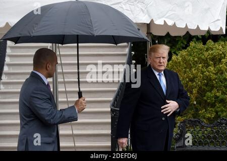 US-Präsident Donald Trump verlässt die Residenz, während er am 5. April 2019 das Weiße Haus in Washington, DC, verlässt.Foto: Olivier Douliery/ABACAPRESS.COM Stockfoto