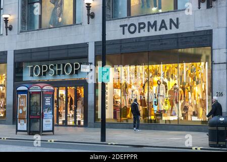 Die Arcadia-Gruppe, darunter Marken wie Topshop, Topman, Miss Selfriges, Burtons und Debenhams, ist am 30. November 2020 in die Verwaltung gegangen Stockfoto