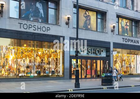 Die Arcadia-Gruppe, darunter Marken wie Topshop, Topman, Miss Selfriges, Burtons und Debenhams, ist am 30. November 2020 in die Verwaltung gegangen Stockfoto