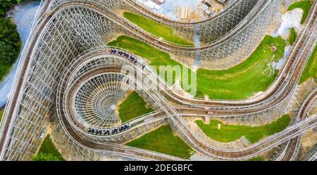 Luftaufnahme des Great Bear Roller Coaster, Hersheypark Amusement Park, Hershey, PA, USA Stockfoto