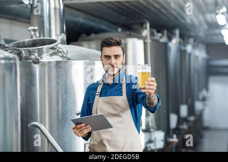 Hochwertige Produkte, Getränkeindustrie und Bierstil Stockfoto