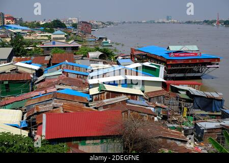 Kambodscha Phnom Penh - Tonle SAP River Flussufer Stadtgebiet Stockfoto