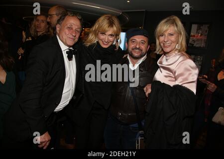 Michel Ansault, Julie Gayet, Jean-Louis Barcelona und Chantal Ladesou nehmen an der Orange Party Teil, die am 18. Mai 2019 im Plage Majestic im Rahmen der 72. Filmfestspiele von Cannes in Cannes, Frankreich, stattfand. Foto von Jerome Domine/ABACAPRESS.COM Stockfoto