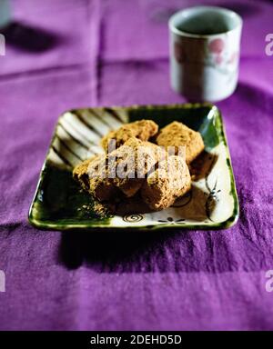 Abekawa Mochi (Sojabohnenmehl gewürzter Reiskuchen) in der Präfektur Shizuoka, Japan Stockfoto