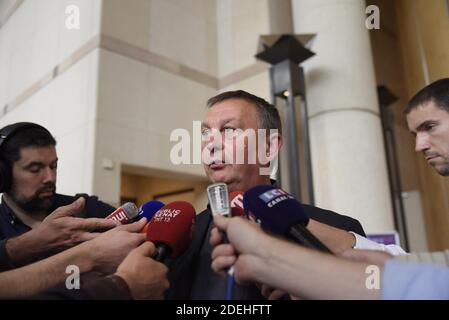 Der Sprecher des Gewerkschaftskoordinationsleiters Bruno Kopczynski nimmt am 23. Mai 2019 an einem Treffen mit den Arbeitnehmervertretern des Stahlwerks Ascoval in Paris Teil. Französische Beamte standen am 23. Mai 2019 unter Druck, die Arbeitsplätze von Hunderten von französischen Stahlarbeitern in Fabriken zu retten, die nach dem Zusammenbruch von British Steel vor einer ungewissen Zukunft stehen, deren Vermögenswerte verkauft werden, um ihre Schuldenlast zu bezahlen. Das Scheitern des Unternehmens gefährdet auch die Zukunft von rund 270 Beschäftigten in der Ascoval-Fabrik in Saint-Saulve, Nordfrankreich, die British Steel zugesagt hat, vor dem drohenden Bankrott zu retten, der nur wenige Wochen ag bevorsteht Stockfoto