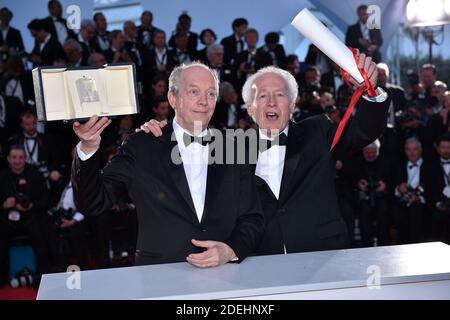 Jean-Pierre Dardenne und Luc Dardenne, Gewinner des Preises für die beste Regie für den Film "Le Jeune Ahmed", posieren beim 72. Jährlichen Filmfestival von Cannes am 25. Mai 2019 in Cannes, Frankreich. Foto von Lionel Hahn/ABACAPRESS.COM Stockfoto