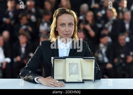 Celine Sciamma, Gewinnerin des Preises für das beste Drehbuch für ihren Film 'Portrait de la Jeune Fille en Feu', posiert beim Fotocall der Gewinnerin während der 72. Jährlichen Filmfestspiele von Cannes am 25. Mai 2019 in Cannes, Frankreich. Foto von Lionel Hahn/ABACAPRESS.COM Stockfoto