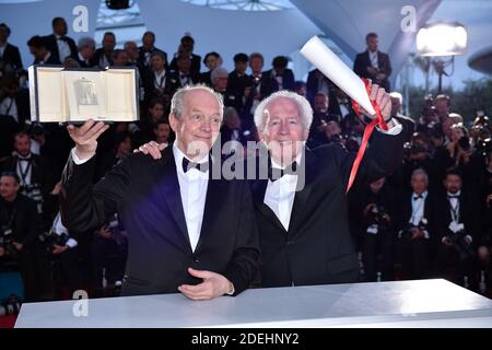 Jean-Pierre Dardenne und Luc Dardenne, Gewinner des Preises für die beste Regie für den Film "Le Jeune Ahmed", posieren beim 72. Jährlichen Filmfestival von Cannes am 25. Mai 2019 in Cannes, Frankreich. Foto von Lionel Hahn/ABACAPRESS.COM Stockfoto