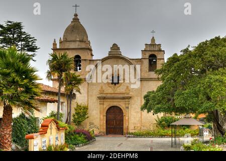 Blick auf den Innenhof der Mission San Carlos in Carmel, Kalifornien, USA Stockfoto