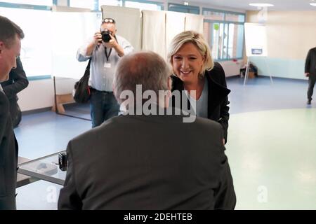 Marine Le Pen, Präsidentin der französischen Rechtsextremen Rassemmblement National (RN), stimmt am 26. Mai 2019 in Henin-Beaumont, Frankreich, für die Europawahlen ab. Foto von Sylvain Lefevre/ABACAPRESS.COM Stockfoto