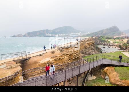 Der landschaftlich reizvolle Yehliu Geopark in Wanli Disrict in New Taipei City, Taiwan, hat sehr interessante Felsformationen Stockfoto